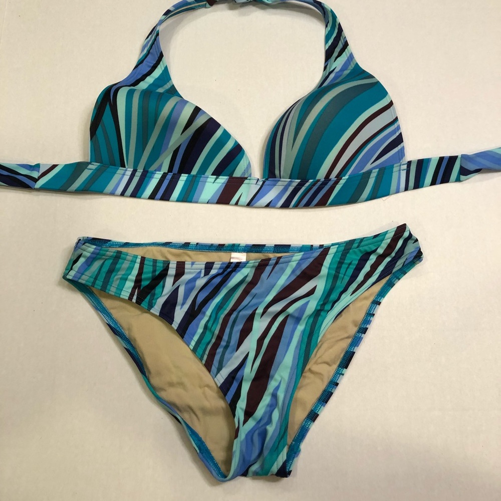 Victoria’s Secret bikini